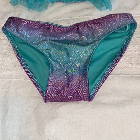 EUC Cat & Jack mermaid ruffle (tulle-like) bikini purple/silver/green, 5T 🧜♀️ - Picture 2 of 10